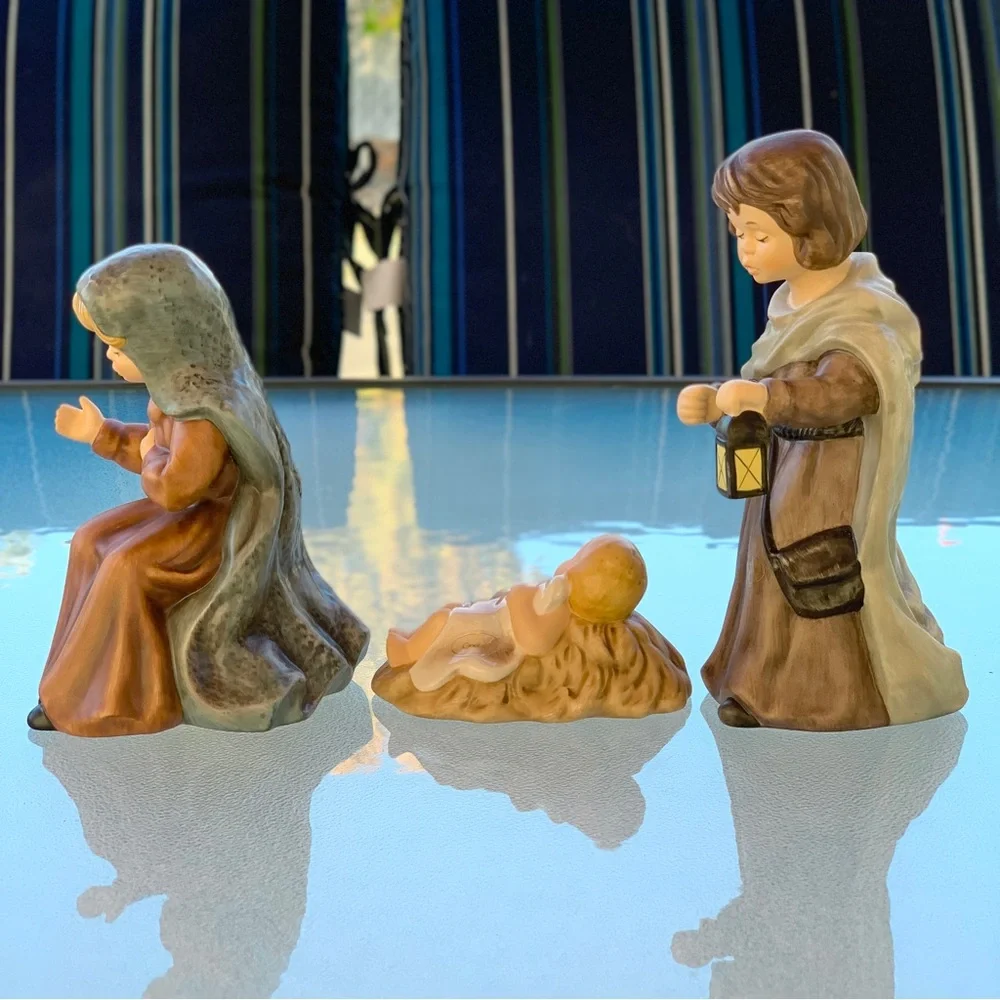Goebel Weihnacht Signed Porcelain Nativity Figurines ~ Mary Joseph, Baby Jesus